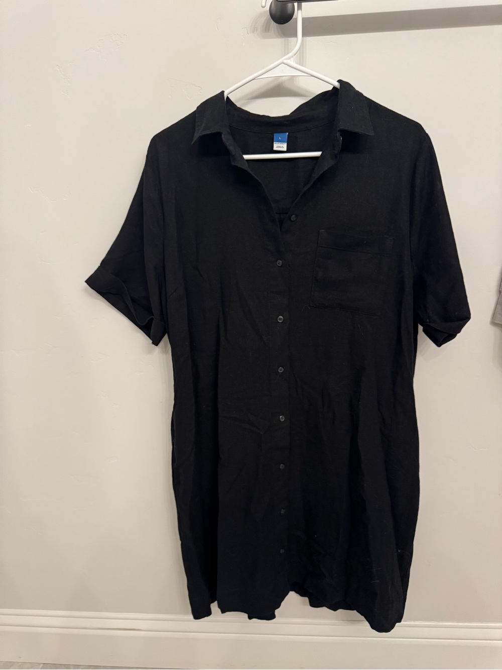 Old Navy Black Short-Sleeve Button-Down Shirt